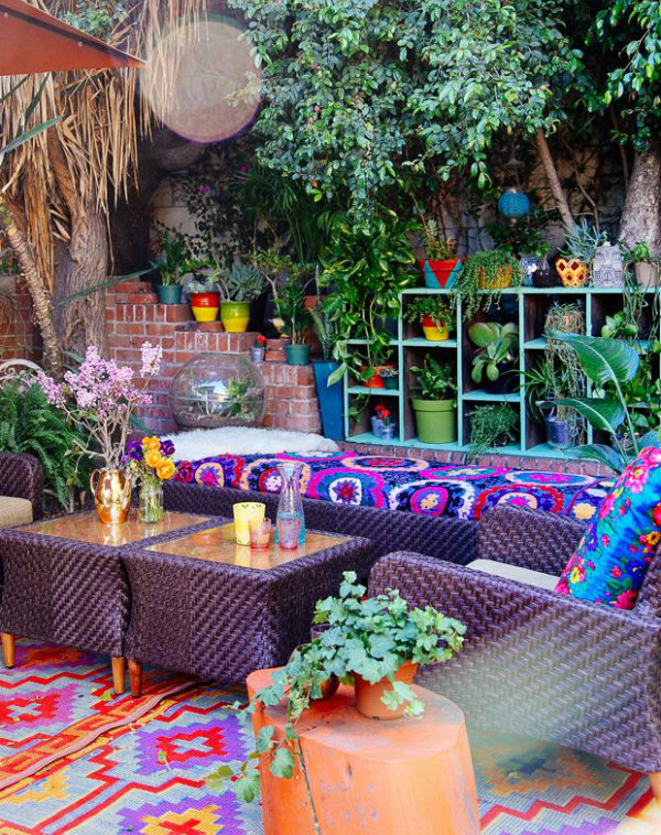 Inspiration for balcony, courtyard and small space gardening.