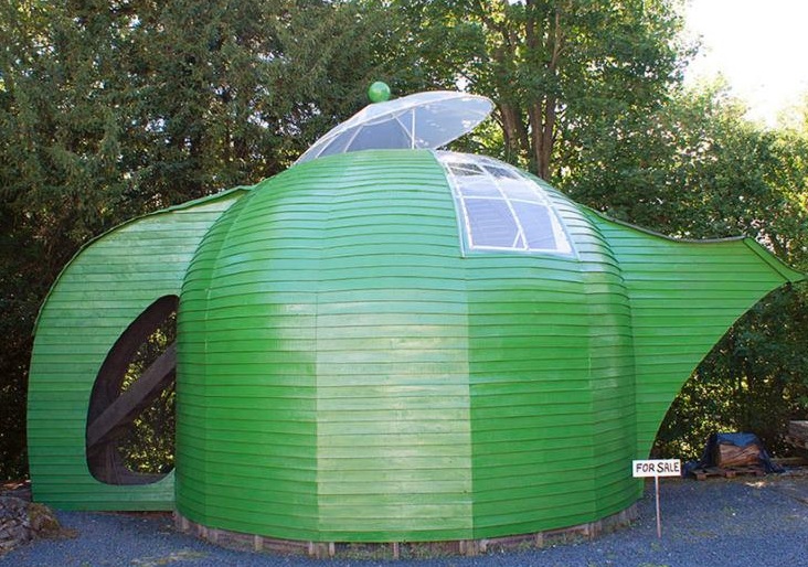 Green shed looks like a tea pot